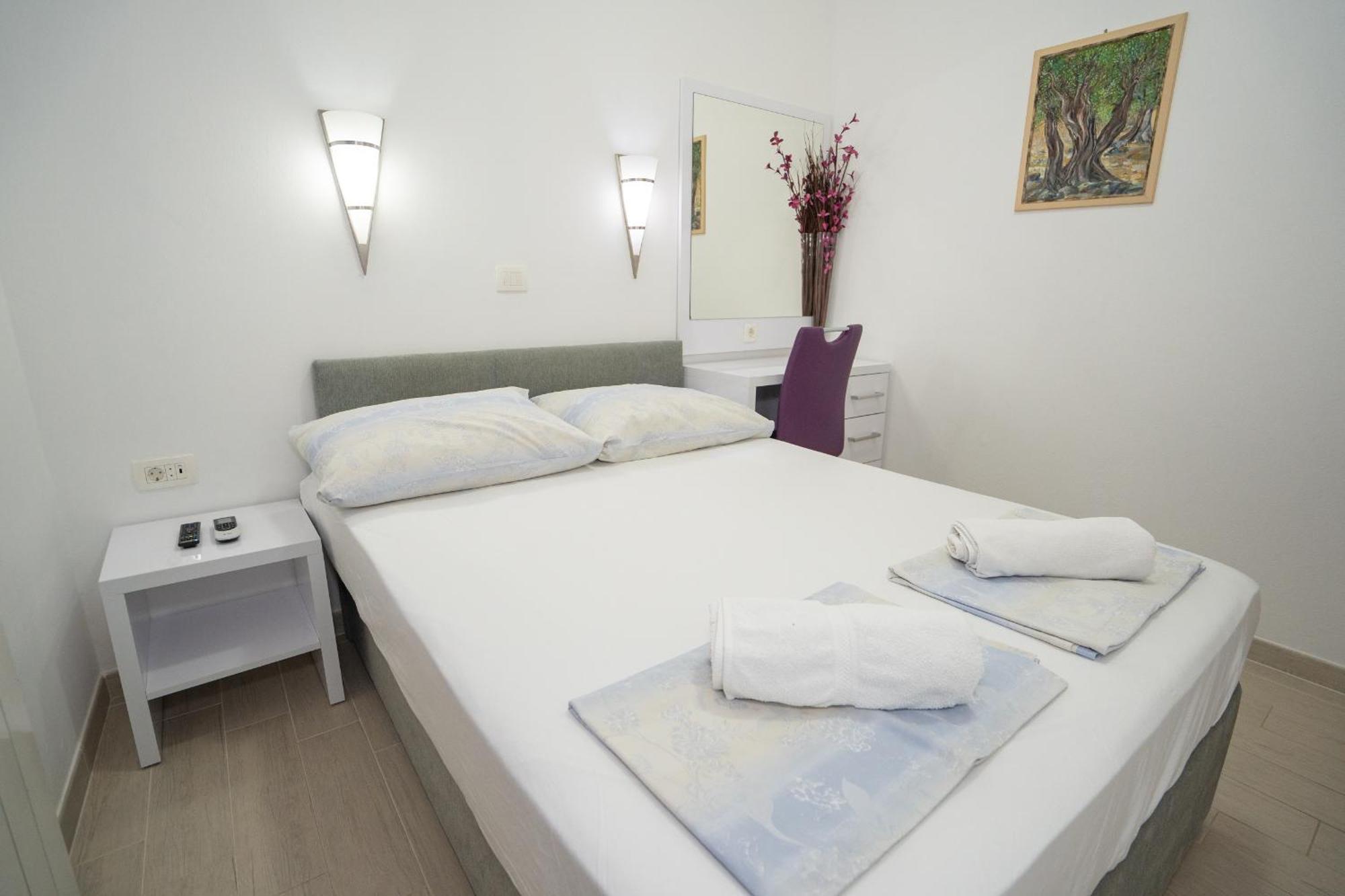 Garden Resort - Apartments Maslina Potocnica الغرفة الصورة
